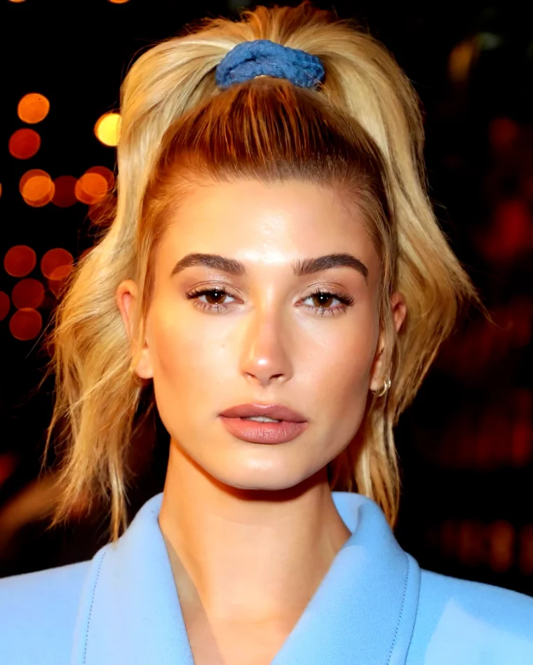 le chouchou dans sa version moderne femme blonde