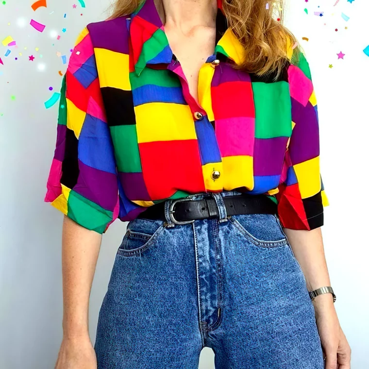 look femme annee 90 pour une soiree chemisier a carreaux colore jean taille haute