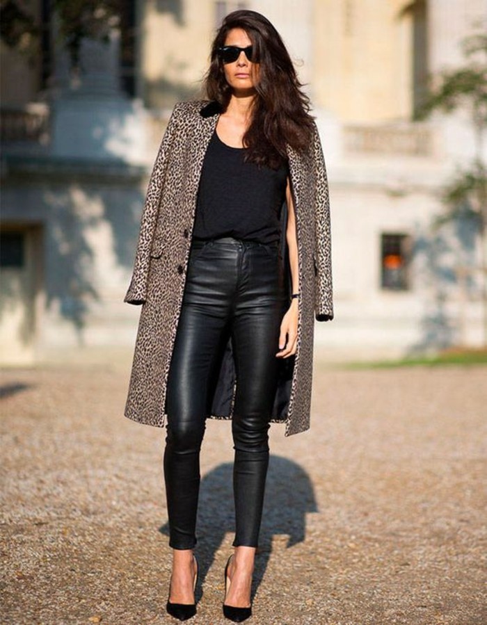manteau-motif-léopard-escarpins-noirs-slim-cuir-