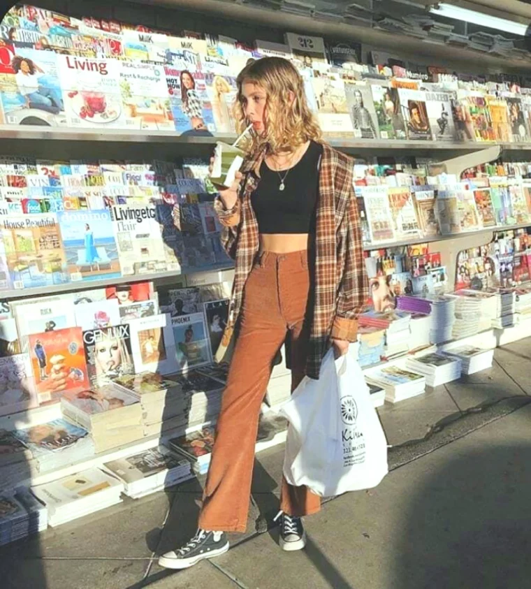 mode grunge 90 s femme chemise a carreaux crop top pantalon taille haute