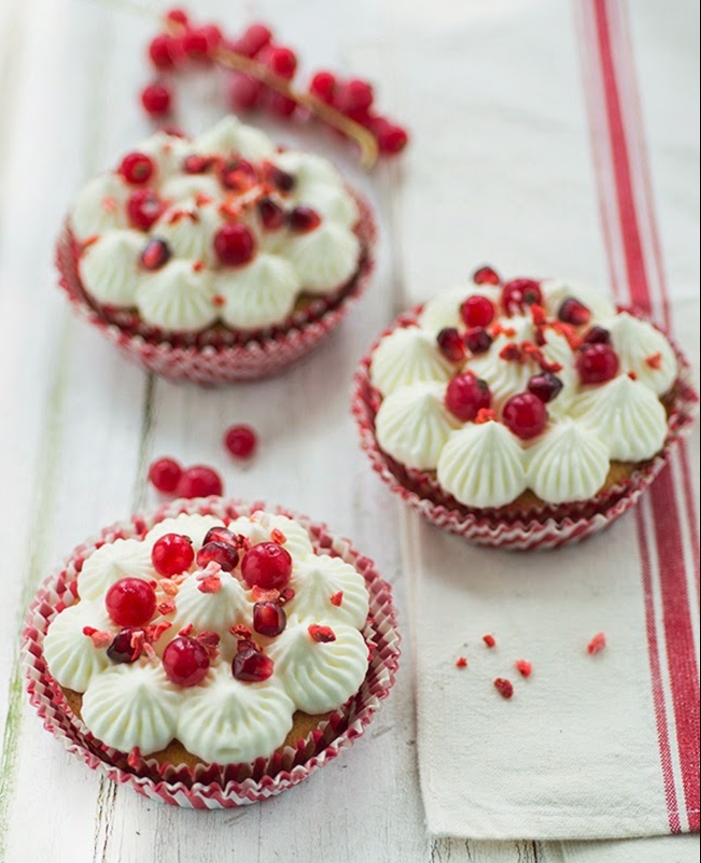 muffin-sucré-yogourt-decoration-creme-gruits-cupcake-base-citron-vanille