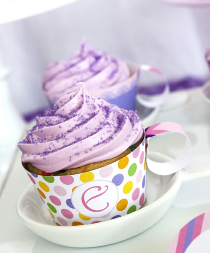 muffin-vanille-lavender-cupcakes-caissette-papier-colorées-tasse-creme-violette