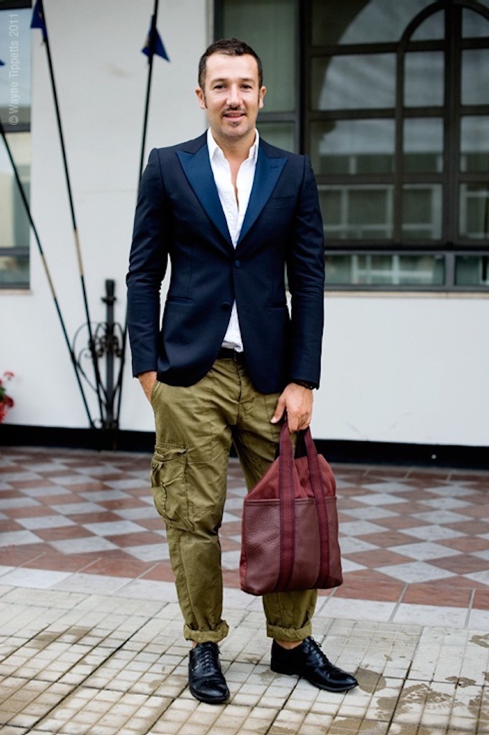 pantalon poche cargo vert coupe large chevilles retroussées élégant porter bureau casual smart