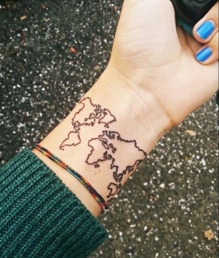 exemple petite tatouage carte du monde voyage 