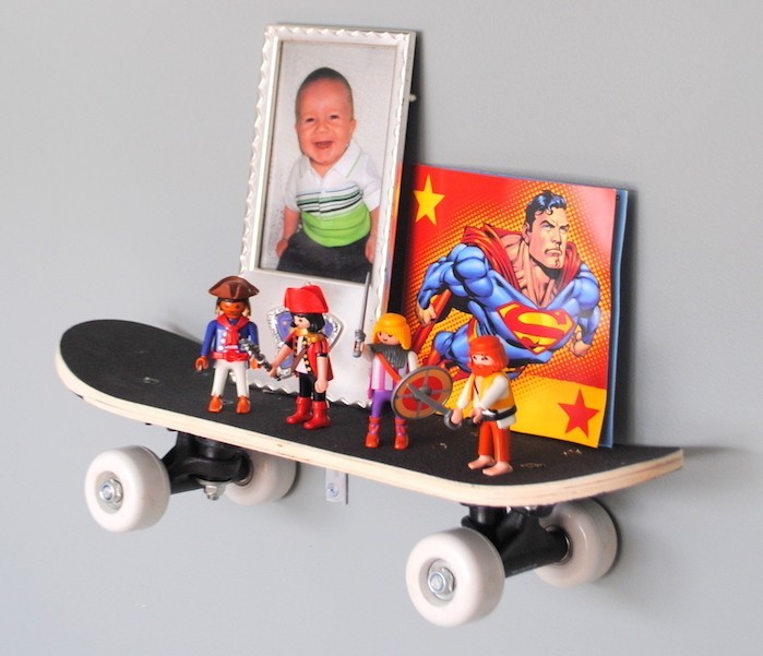 petites étagère chambre enfant skateboard planche à roulettes mini