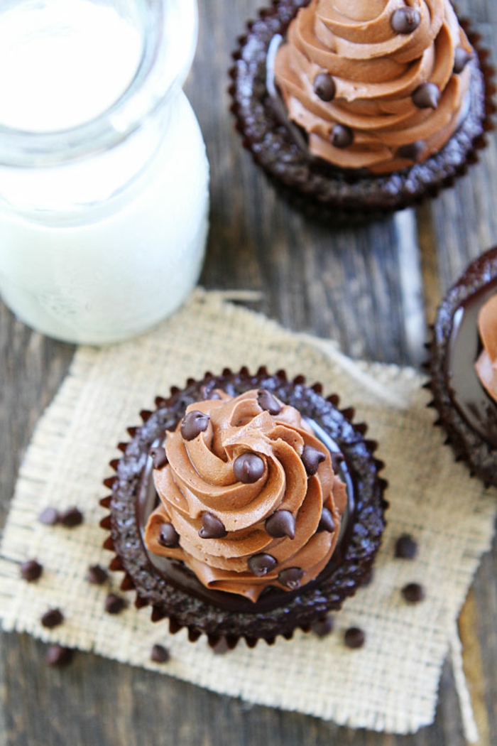 recette-muffin-chocolat-decoration-topping-creme-coffe-lait