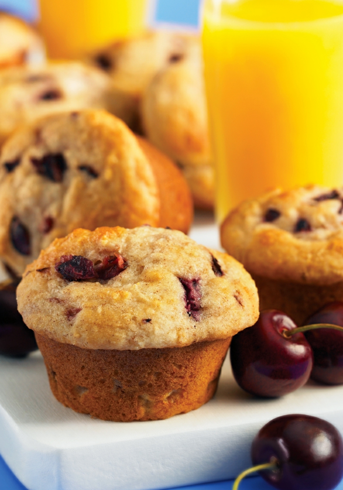 recette-muffin-pepite-chocolat-cherry-and-almond-muffins-jus-d'orange-cerises