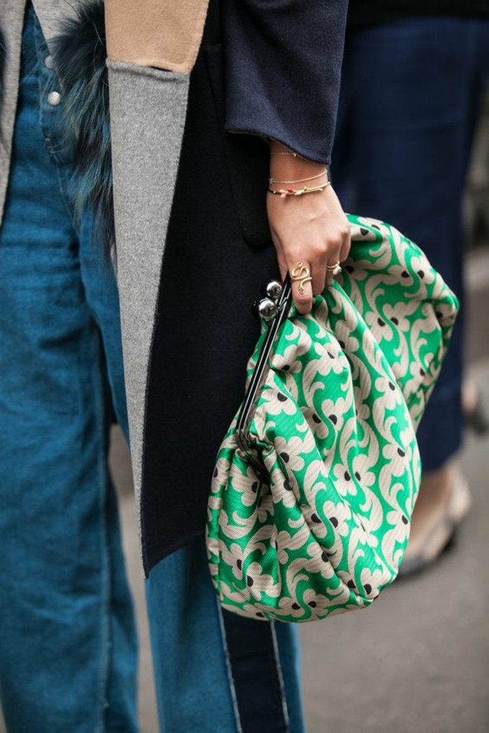 sac-à-mains-femme-forme-de-porte-monnaie-grand-en-vert-émeraude-et-blanc