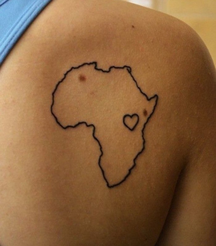 carte de l'afrique comme symbole liberté tatouage dos