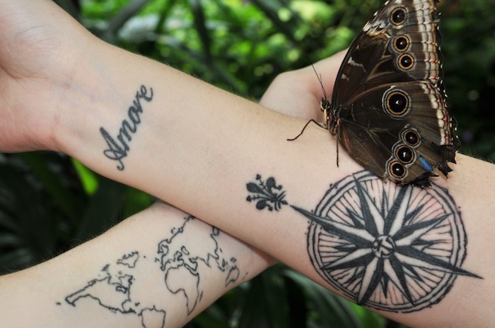 tatouage rose des vents signification et symbole du voyage avec tatoo carte du monde