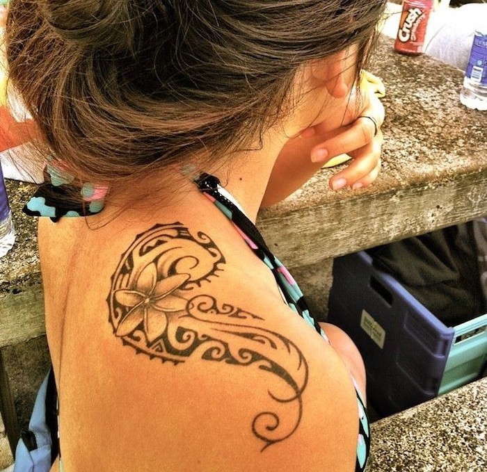tatouage cote femme flan hanche cuisse tahiti tribal tattoo tahitien
