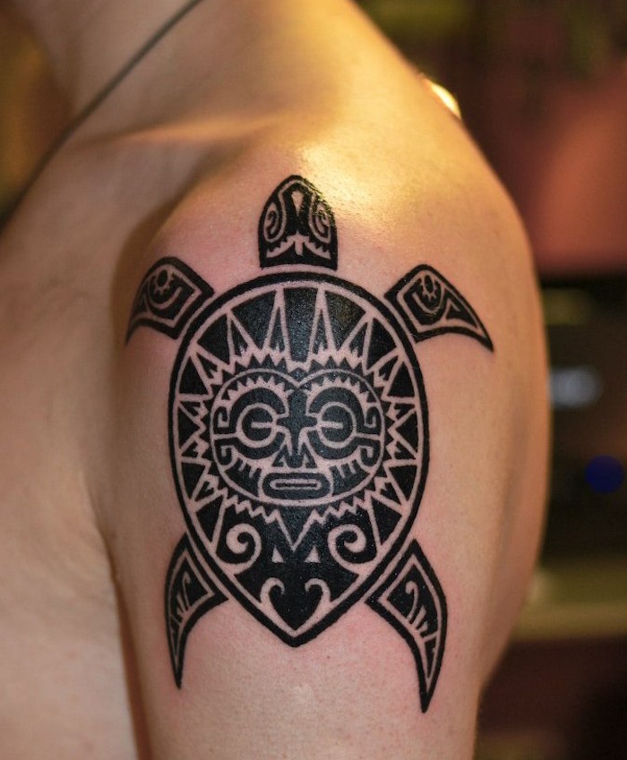 tatouage tortue maorie polynesien tattoo maori epaule dictionnaire des symboles du tatouage polynesien