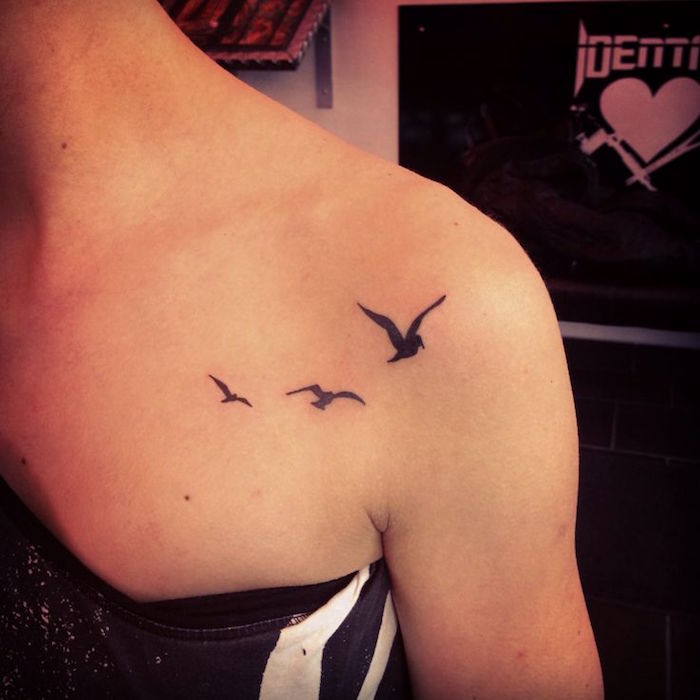 tatouages ephemere femme oiseaux idées non permanent effacable tatouage tattoo