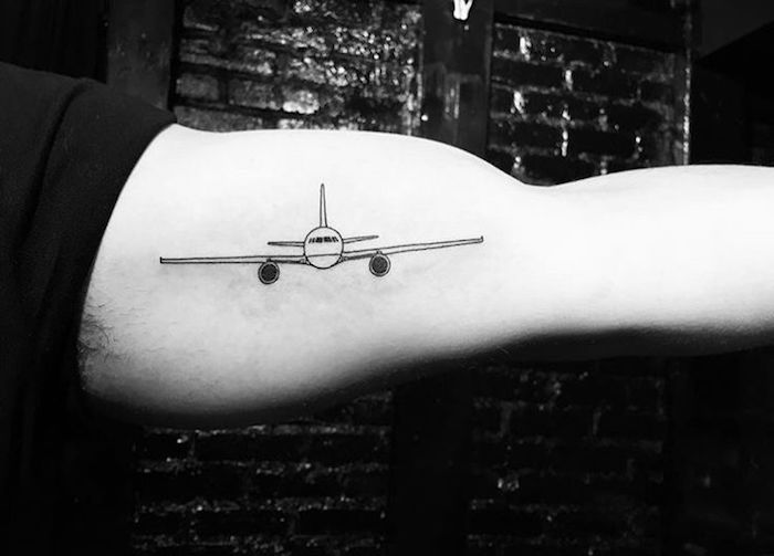 idee avion en papier tatouage signification rose des vents