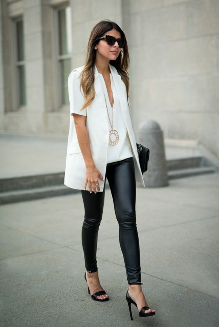 tenue-chic-et-élégante-top'blanc-veste-blanche-legging-simili-cuir