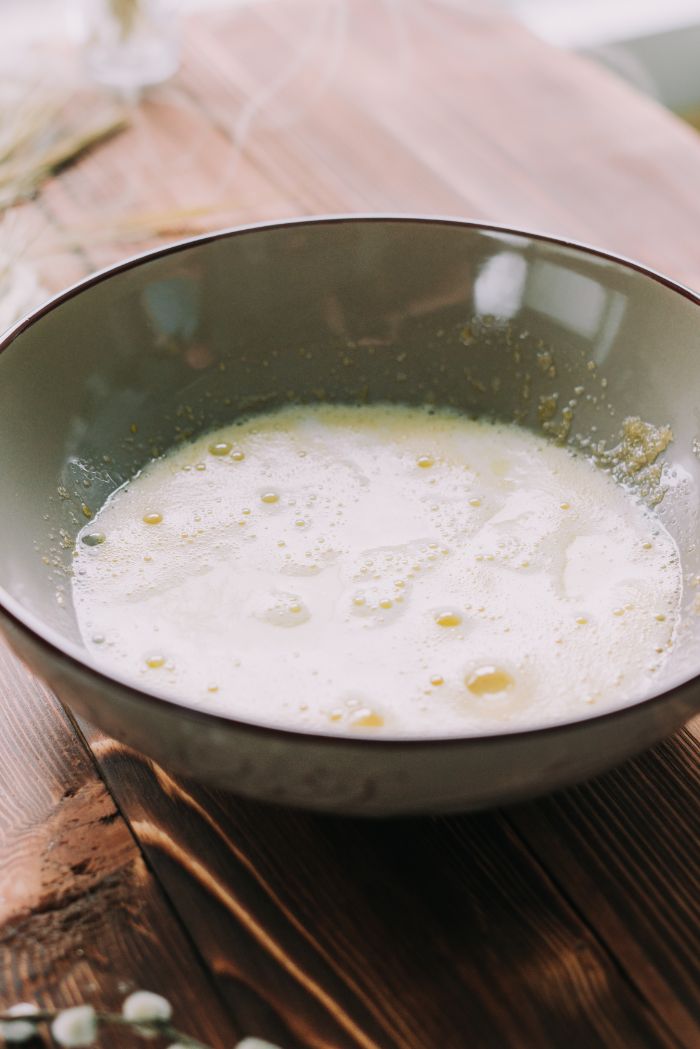 beurre dilué dans du lait, exemple comment faire une brioche facilement à la maison pour paques