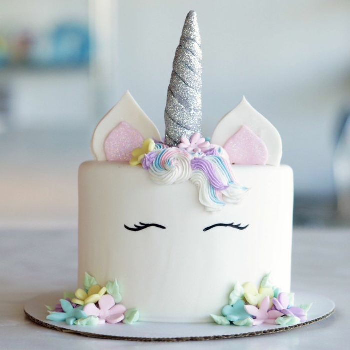 gâteau licorne quelle gateau anniversaire choisir pour bébé