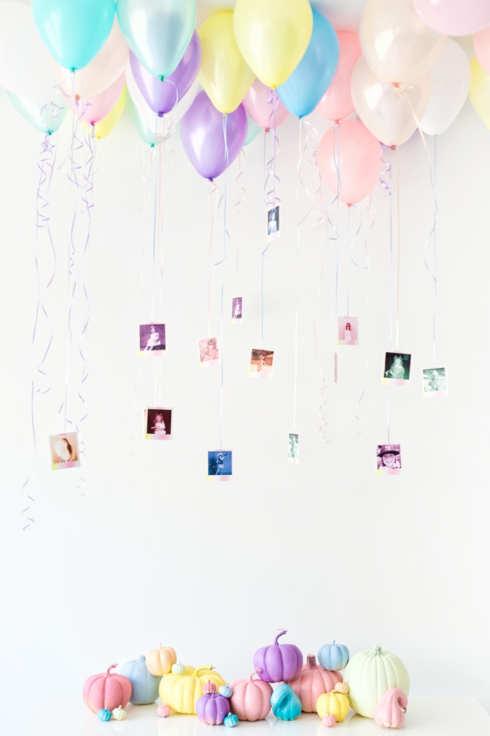 comment décorer une baby shower fille, des ballons aux couleurs pastels 