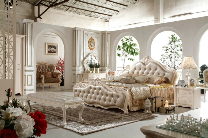 meubles de charme, chambre baroque, lit king size, colonnes décoratives