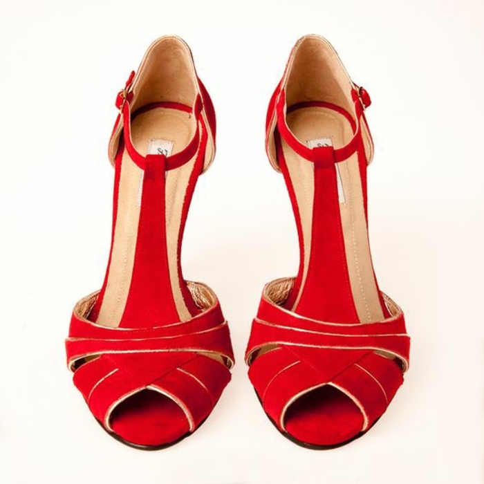 chaussures danse rouges et dorées pour le tango passionnel et pour enflammer le dancing