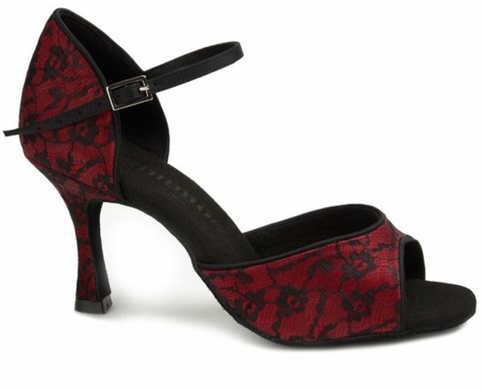 chaussures danse en rouge et noir fatal aux motifs dentelle glamour et sexy
