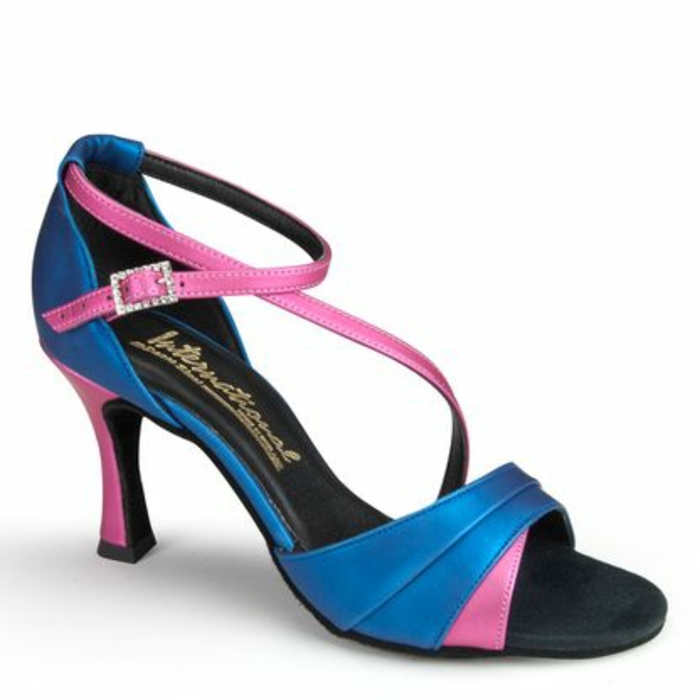 chaussures danses en rose pastel et bleu éléctrique