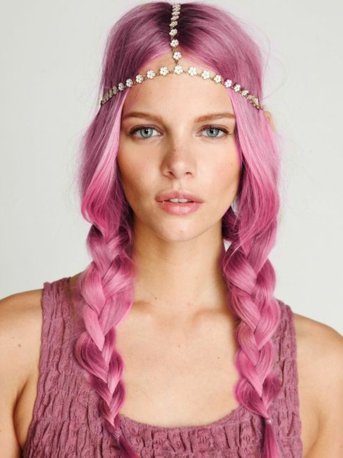 pastel pour cheveux, robe rose, accessoire pour cheveux à motifs floraux, cheveux violet rose