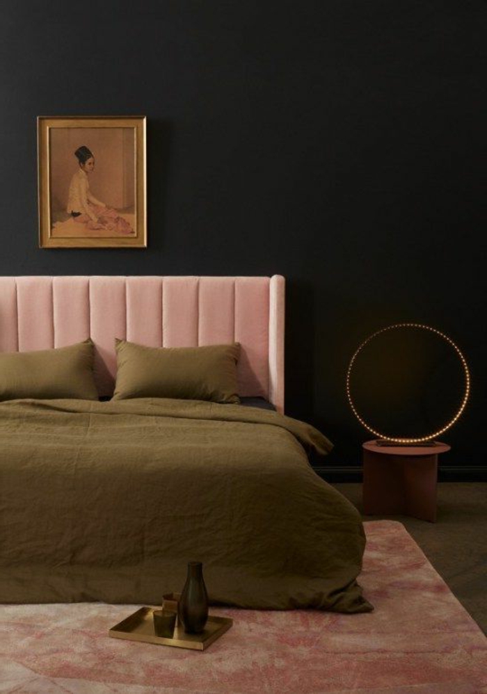 comment peindre un mur, tapis rose moelleux, grand lit avec une tête de lit rose