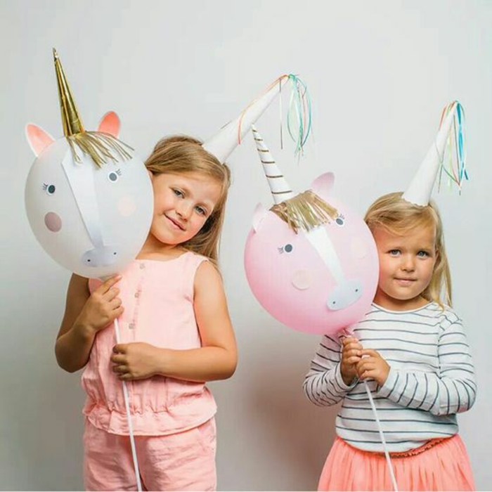 gateau 1 an image de gateau d anniversaire licorne forme ballons transformés en unicornes