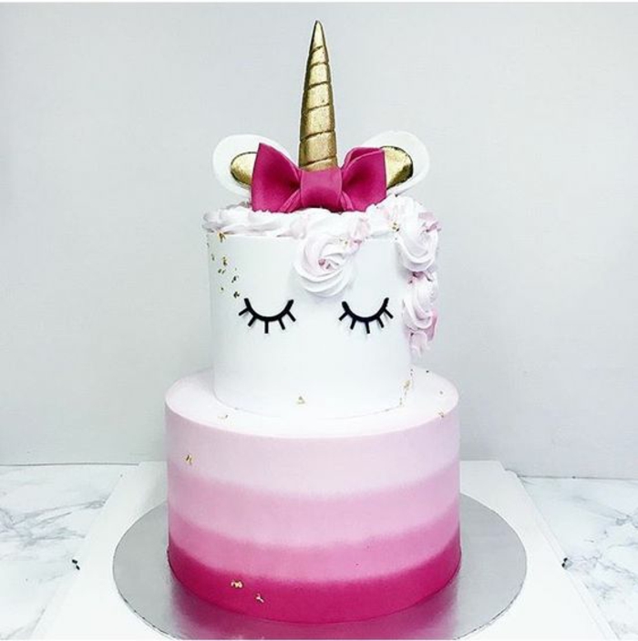 gateau d anniversaire j’aime les licornes gâteau d anniversaire étages