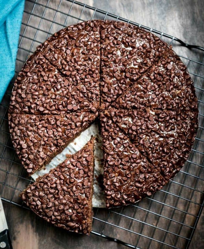 comment remplacer les oeufs dans un gâteau, idée recette sucrée sans oeufs au chocolat noix et café, gâteau au chocolat végétalien