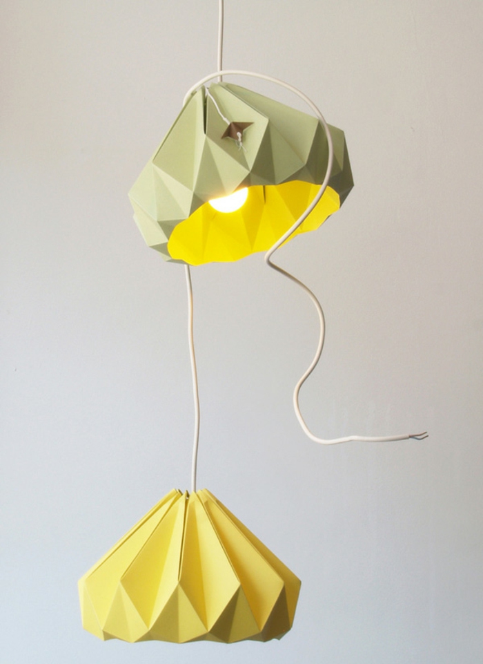 luminaire fait maison, lampe vert et jaune, corde électrique, décoration diy