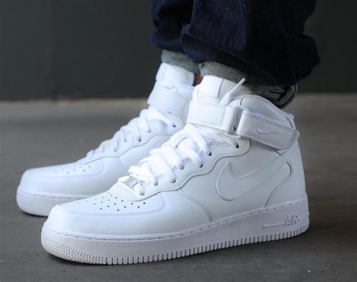 basket nike montante air force one blanche montantes