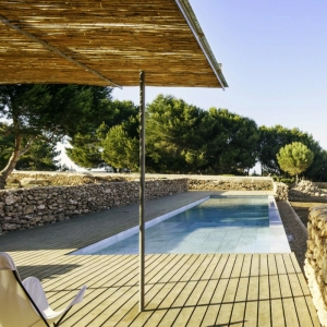 83 idées d'aménagement de votre entourage de piscine pour un espace de baignade chic et relaxant.