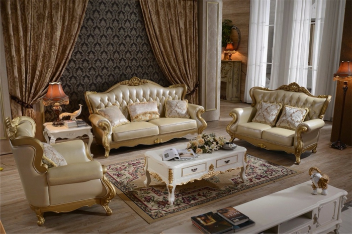 salon baroque, parquet en bois, rideaux marron, meubles de charme, décoration baroque, papier peint foncé