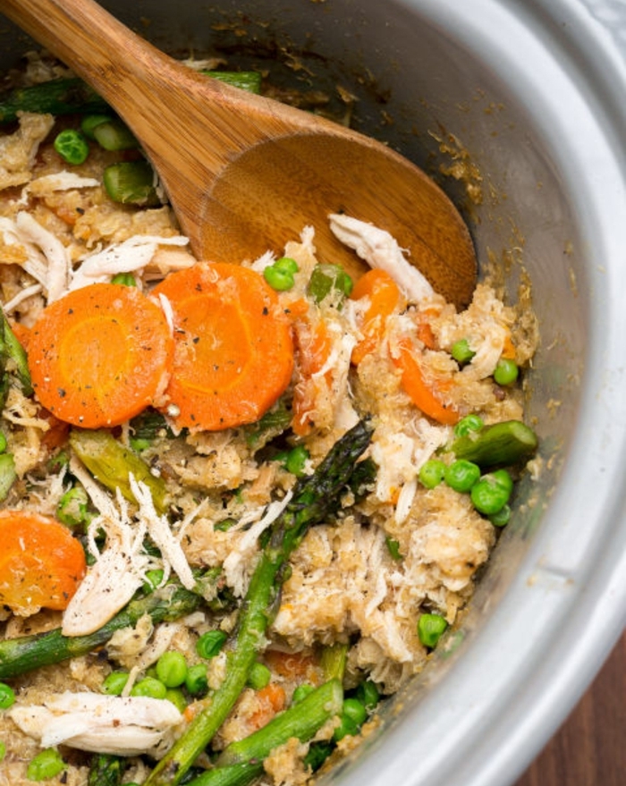 risotto au quinoa, asperges et carottes et petits pois, idée comment faire une entree de paques sans viande