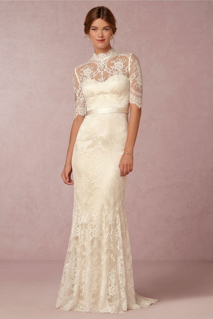 modèle de robe de mariée dentelle d'une touche vintage, couleur écru