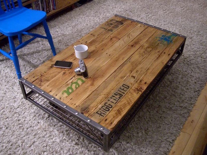 table basse carrée industrielle en bois palette