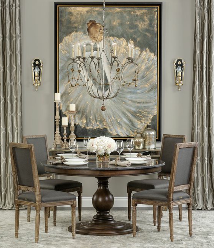 art nouveau art déco, salle à manger luxueuse, table ronde avec quattre chaises, grand chandelier