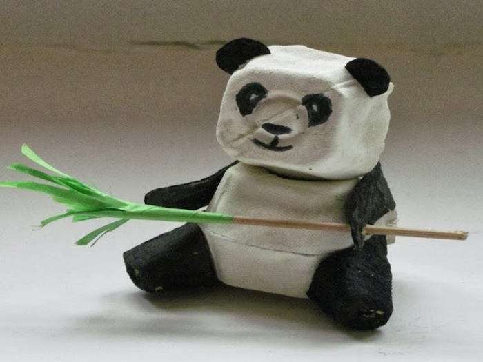 bricolage boite a oeuf, panda créé avec du carton à oeufs