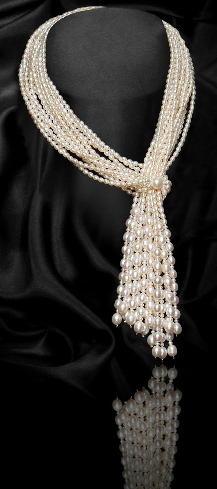 collier de perle massif nuances beiges pour faire une grande impression 