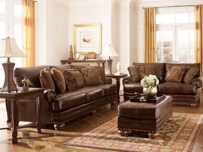 ambiance vintage avec meubles anciens canapé cuir
