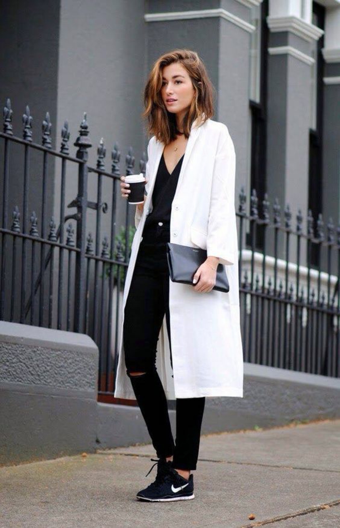 tenue chic femme moderne manteau blanc