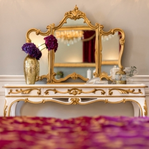 Fonder son foyer féminin dans une chambre boudoir - les règles d'or pour l'aménagement parfait!