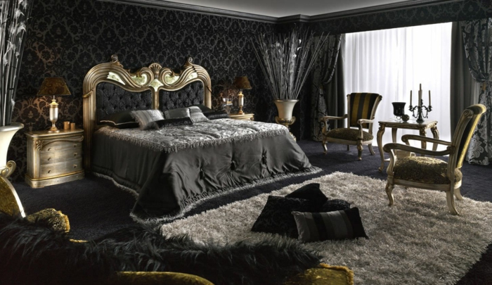 amenagement chambre, tapis blanc, couverture de lit en gris, bougeoir doré, plafond blanc