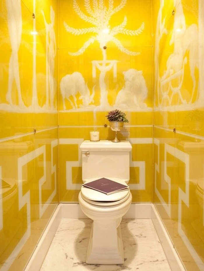idee couleurs wc peniture blanc sur jaune carrelage