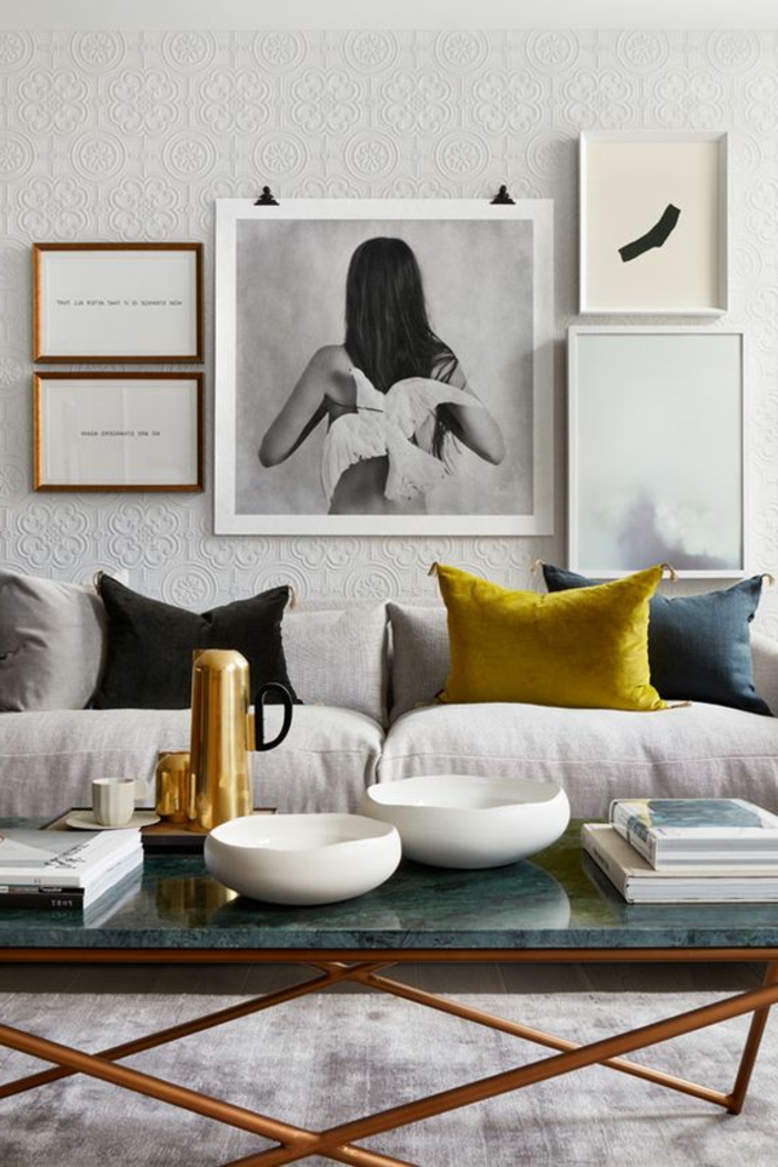 intérieur art déco, coussins déco, photographie noire et blanche, table rectangulaire, sofa gris