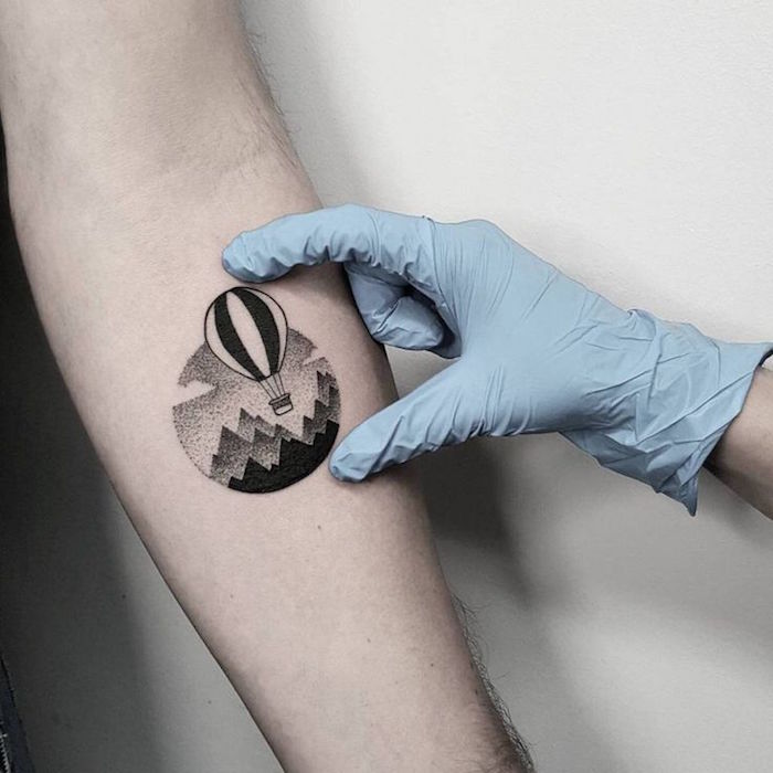 tatouage croix poignet tattoo nuage bras prix montgolfiere