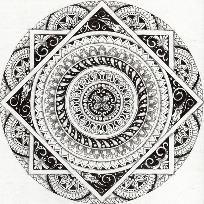 mandala à colorier, cercles, rectangle, motifs volutes, papier blanc, mandala blanc et noir, motifs floraux