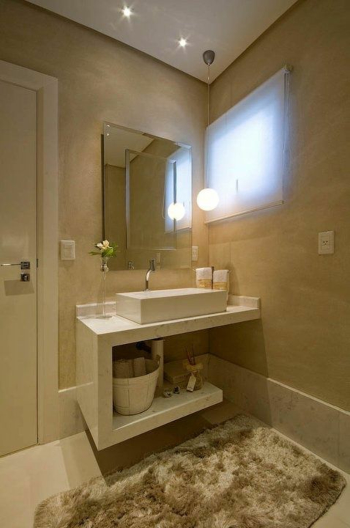 miroirs salle de bain lumineux avec zone lavabo blanche effet géométrique